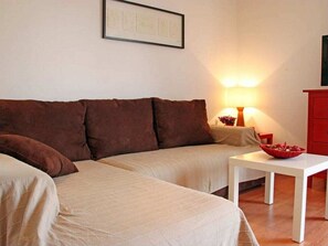 2 bedrooms, iron/ironing board