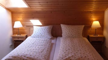 Mobile Home | 2 bedrooms, individually furnished, iron/ironing board