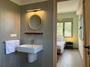 Villa | Bathroom | Shower, hair dryer - Villa Rosa Comfortable Holiday Residence (Pylos-Nestoras)