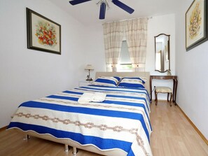 House | 2 bedrooms, iron/ironing board - Baroque Art With Pool (Novigrad)