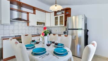 Mobile Home | Private kitchen