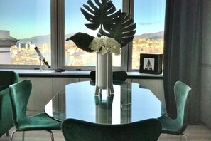 Dining - Central penthouse w Spectacular sea city view
(Genova)