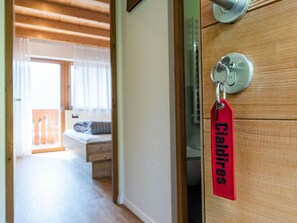 1 bedroom, individually furnished