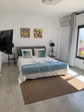 5 slaapkamers, een bureau, een strijkplank/strijkijzer, gratis wifi