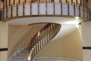 Interior - Central studio loft w great view
(Genova)