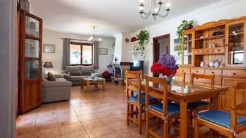 Mobil Karavan | Tempat makan