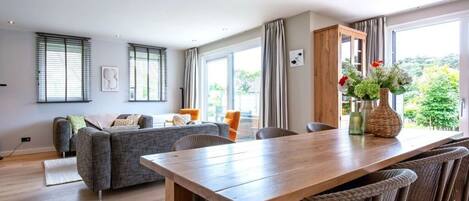 Mobile Home | Dining