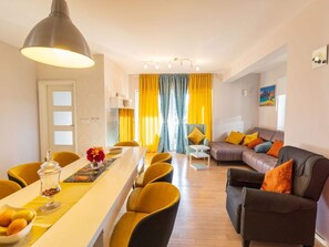 Villa | Oppholdsområde | Peis