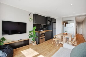 Unclassified image, 2 of 23, button - City Escape Apt with Views, Pool & Gym (Auckland CBD)