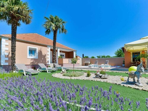 Meri Comfortable Holiday Residence