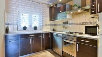 Mobile Home | Private kitchen | High chair