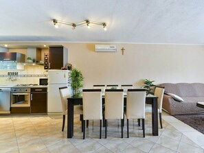 Mobile Home | Private kitchen