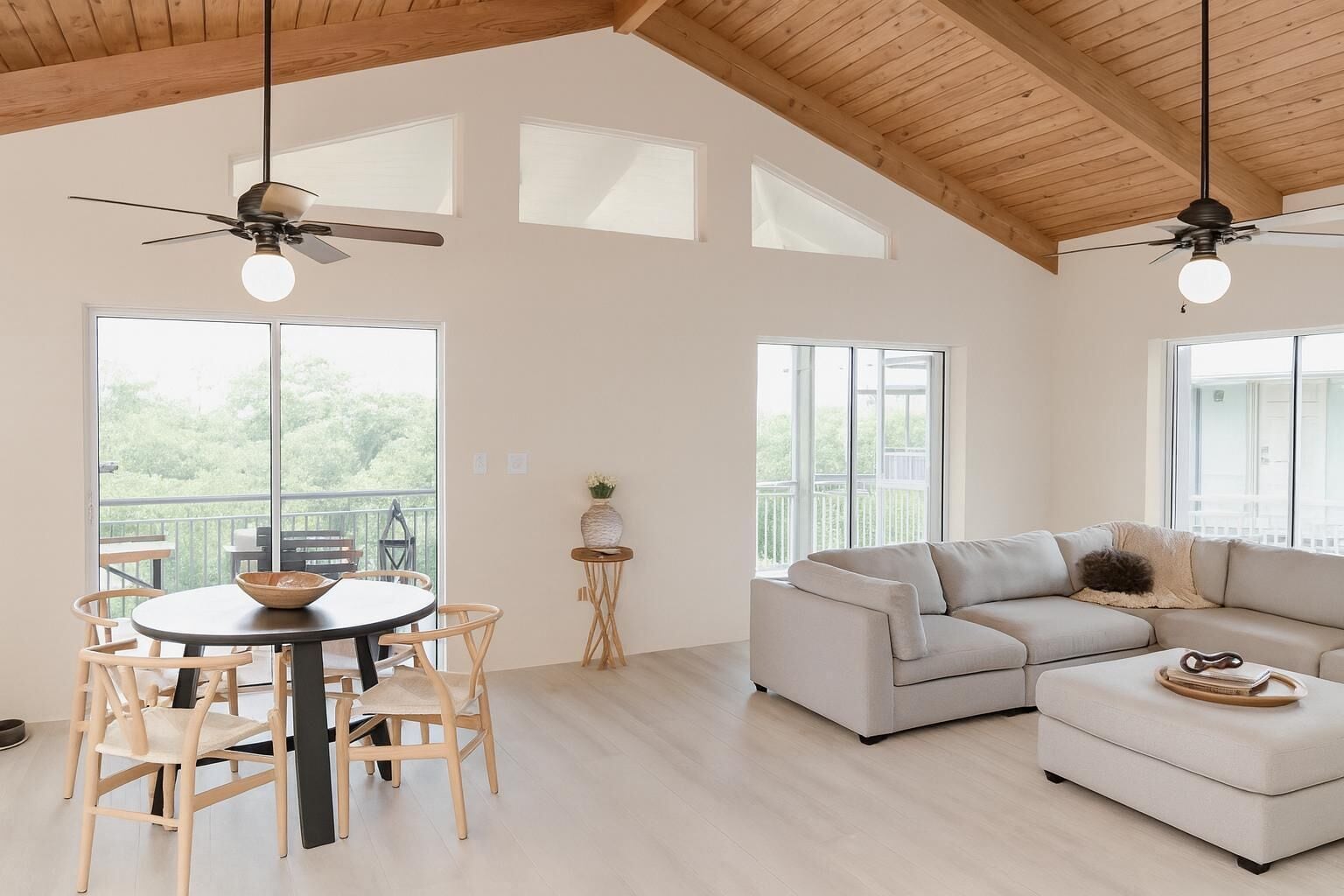 Villa – design, kanalutsikt | Oppholdsområde | Smart-TV, Netflix, strømmetjenester og kontorer