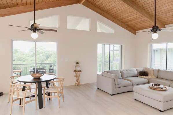 Design Villa, Canal View | Living area