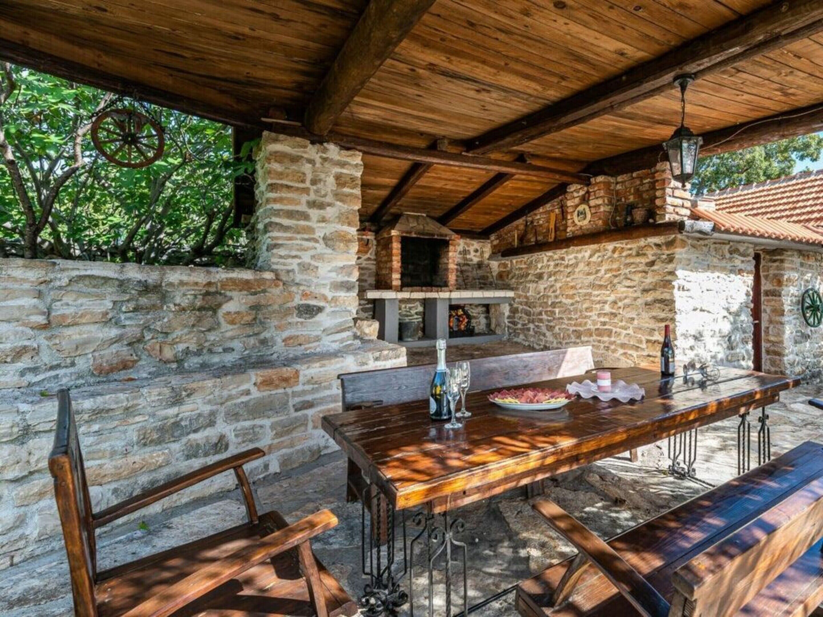 Mobile Home | Outdoor dining