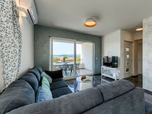 Villa | Living area - Villa Azzurro With Jacuzzi and Pool (Sveti Filip i Jakov)