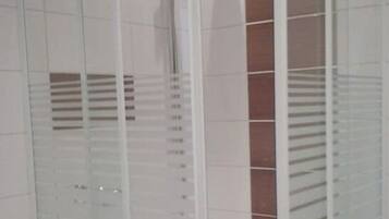 Mobile Home | Bathroom