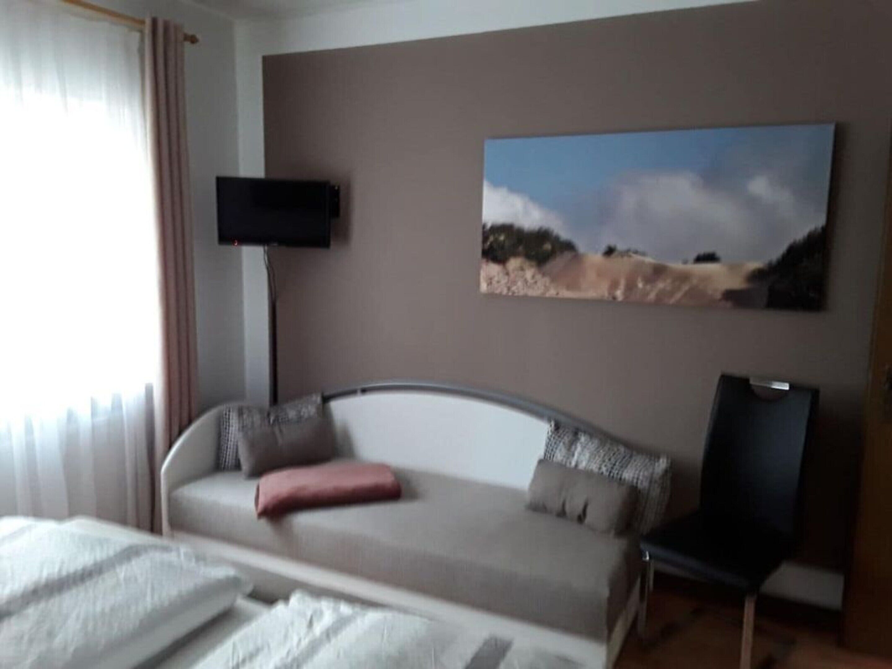 Mobile Home | 1 bedroom, individually furnished