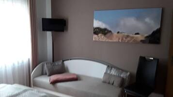 Mobile Home | 1 bedroom, individually furnished