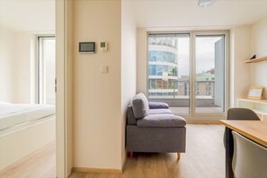 1 habitación, escritorio, wifi gratis y ropa de cama 