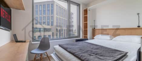 1 slaapkamer, een bureau, wifi, beddengoed