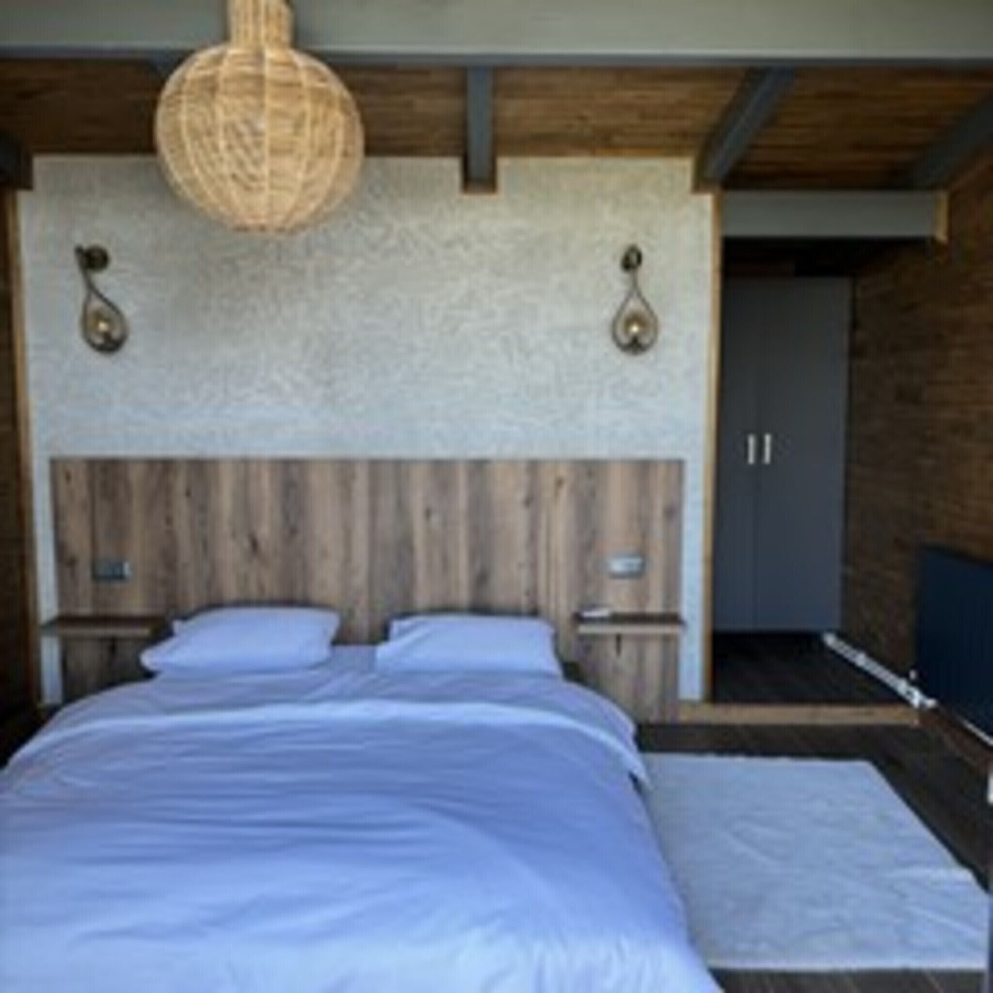 Peralatan tempat tidur premium, katil Select Comfort, meja 