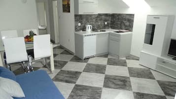 Mobile Home | Private kitchen