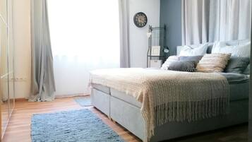 Mobile Home | 3 bedrooms, individually furnished, iron/ironing board