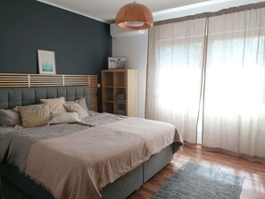 Mobile Home | 3 chambres, ameublement personnalisé, fer et planche à repasser