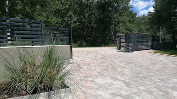 Mobile Home | Property grounds