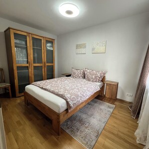2 chambres, fer et planche à repasser, Wi-Fi, literie fournie