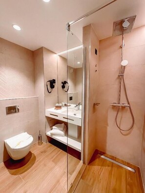 Executive Room, 2 Twin Beds | Bathroom | Hair dryer, slippers, towels, soap
