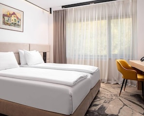 Deluxe Twin Room | Minibar, in-room safe, desk, free cribs/infant beds - Hotel Alexandrion Experience (Sinaia)
