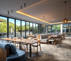 2 restaurants, Italian cuisine