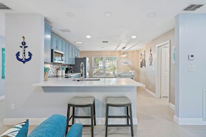 Fridge, microwave, oven, stovetop - 102nd Pinellas Park home w/ screened POOL (Pinellas Park)