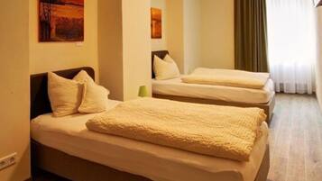 3 bedrooms, iron/ironing board