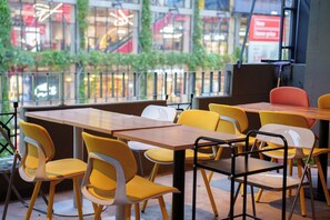 Rooftop terrace - ZAYN Phrom Phong Hotel - Near Skytrain Phrom Phong Station (Bangkok)