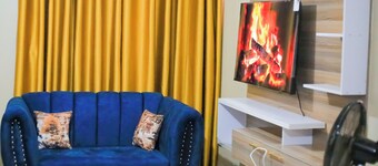 Perfect Getaway: Quiet, 1-Bedroom Private Balcony. Walk to Kisumu Airport.