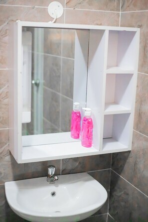 Suihku, poreamme, bidee, pyyhkeet