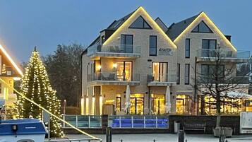 ํ์ฐ์ค | ์ธ๊ด