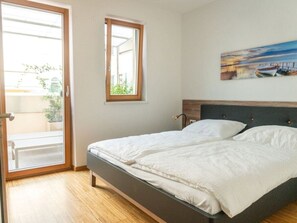 Mobile Home | 1 bedroom, individually furnished