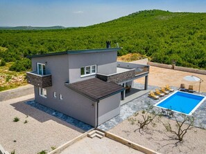 فيلا | المنشأة من الخارج