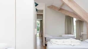 Villa - With Pool Comfortable Holiday Residence (Kamperland)
