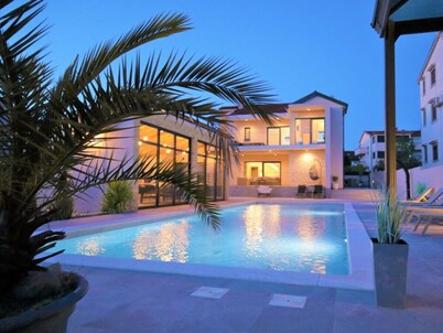 Villa Magale With a Pool