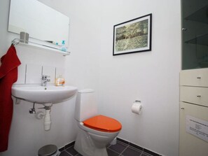 Bathroom - Reinhardt 3 Comfortable Holiday Residence (Broager)