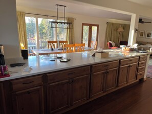 Interior - All season 5 br+ house; close to Winter Park and Granby Ranch skiing; hot tub (Fraser)