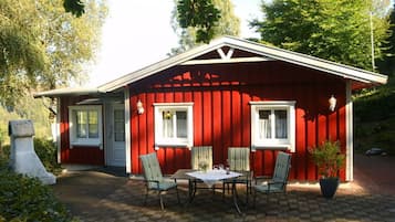 Mobile Home | Outdoor dining