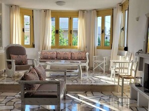 Mobile Home | Living area