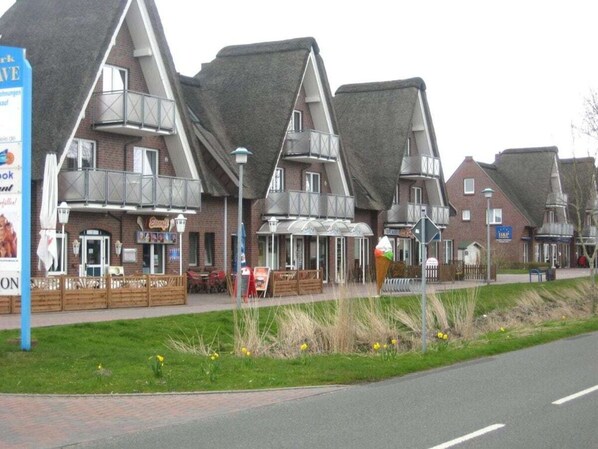 Mobile Home | Exterior - 4 - Haus Monika Comfortable Holiday Residence (Butjadingen)