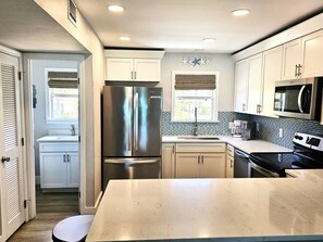 Fridge, microwave, oven, dishwasher - 11 - 3BR $700+ in freebies incl golf, On Beach (Miramar Beach)